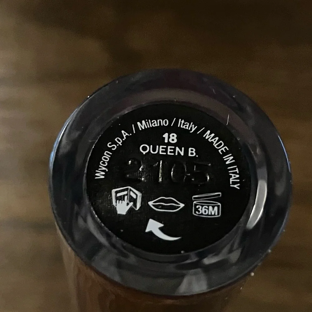 Wycon Cosmetics Endless Gloss Lip Gloss #18 Queen. B. NWT